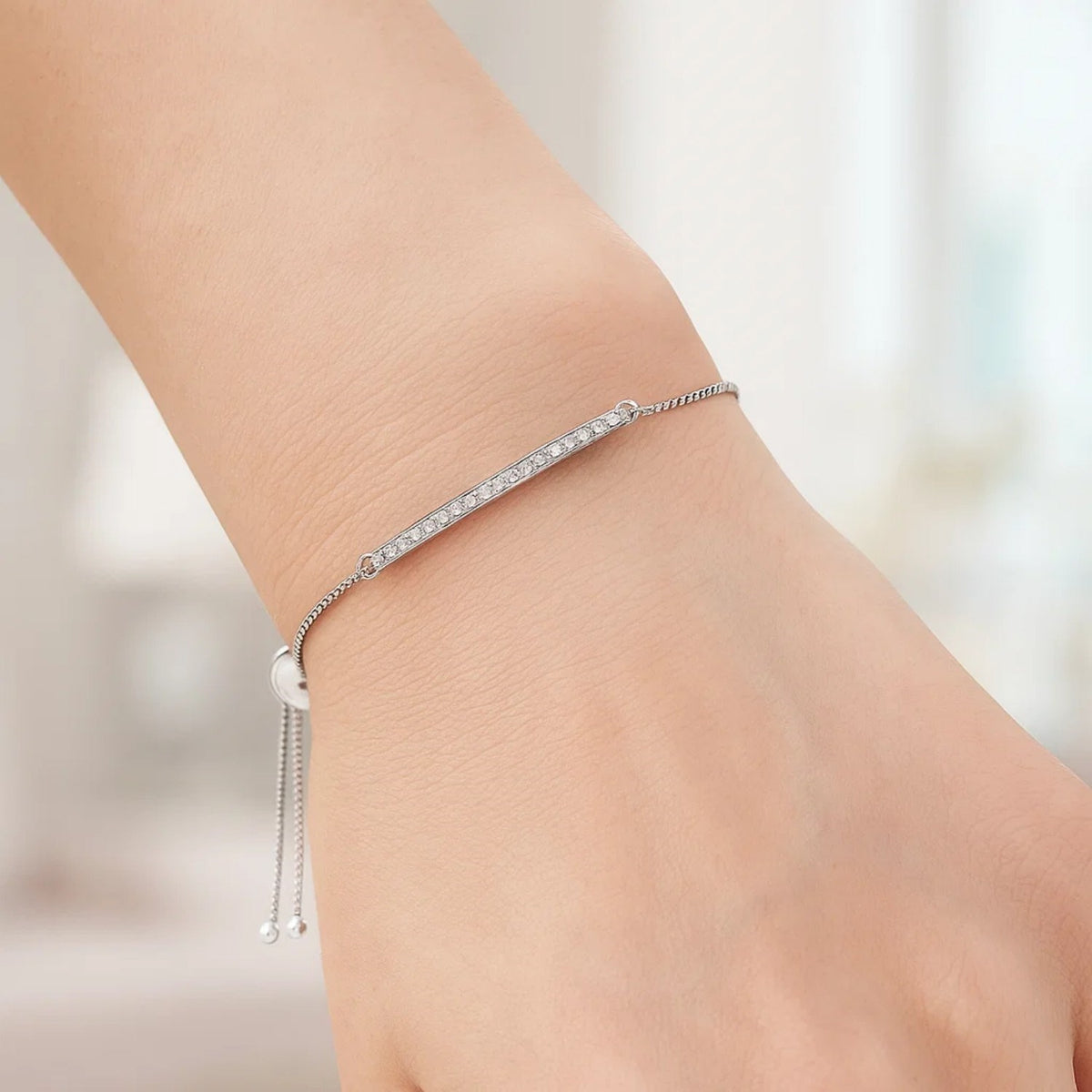 Adjustable Bar Bracelet with Cubic Zirconia in Sterling Silver (1.20 mm)